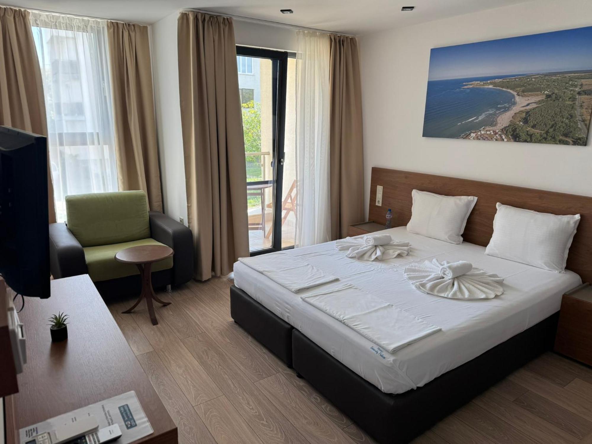 Family Hotel Serenity Palace Ahtopol Exterior foto