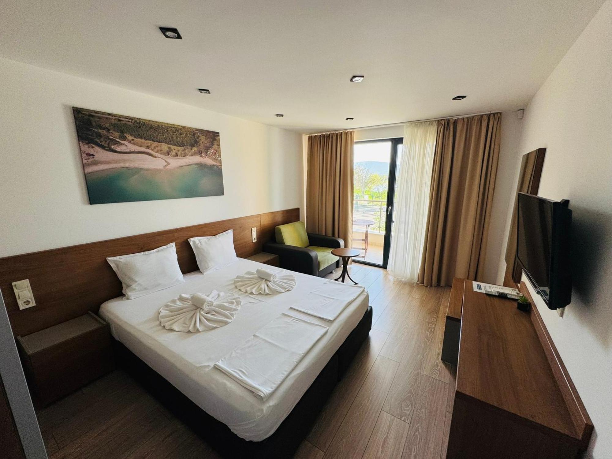 Family Hotel Serenity Palace Ahtopol Exterior foto